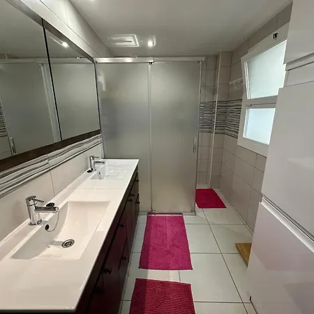 Precioso Moderno Piso Vista Mar 罗萨斯